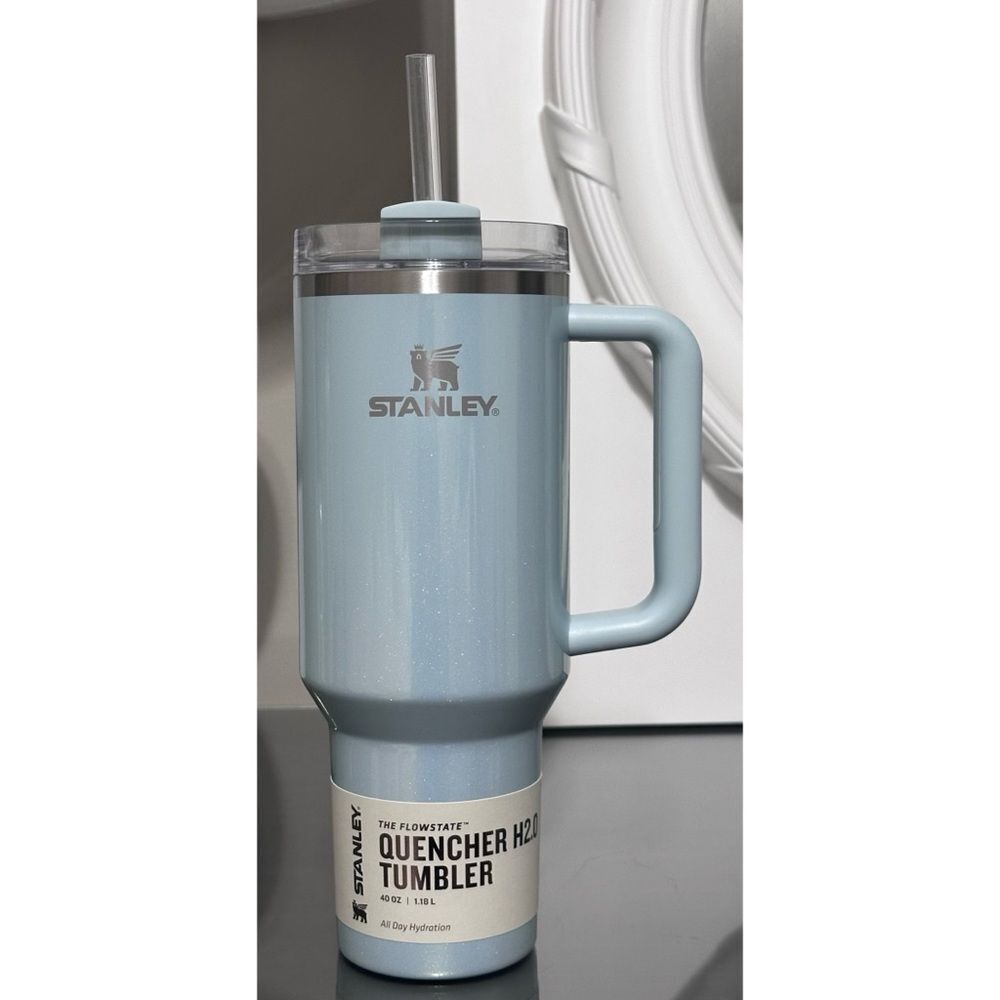 Stanley Quencher H2.0 FlowState Tumbler 40oz, BLUEBERRY MILK‎